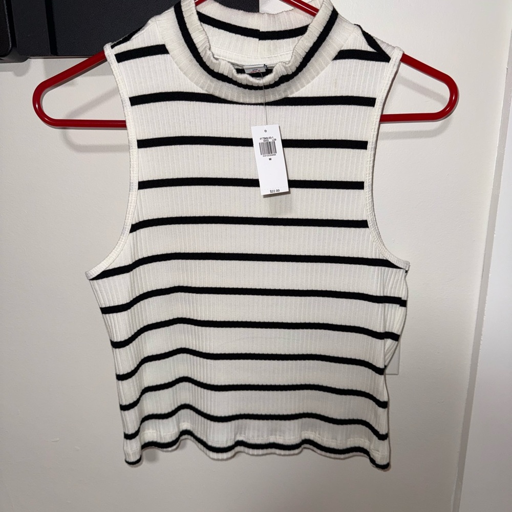 Old Navy Black and White Fitted Crop Tank Top